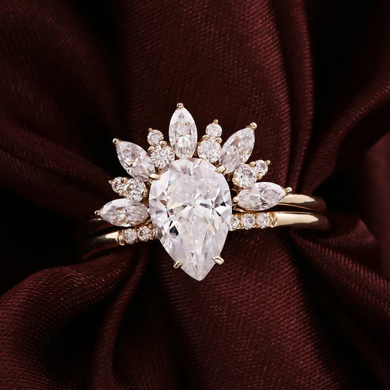 10K-18K , VVS Pear Moissanite With Marquise Moissanite Ring Set