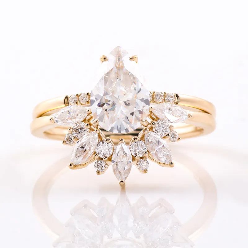 10K-18K , VVS Pear Moissanite With Marquise Moissanite Ring Set