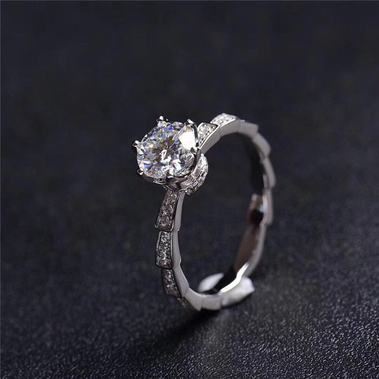 MOISSANITE ENGAGEMENT RING, ROUND CUT 1.00CT, Vintage FOUR CLAW SETTING,Synthetic diamonds