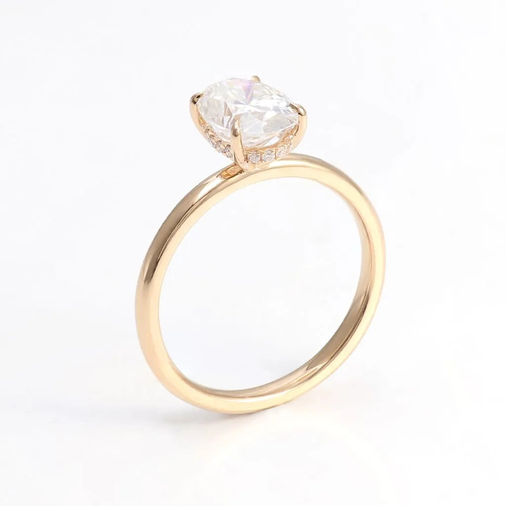 10K-18K , Classic 4 Claw Oval Cut Moissanite Solitaire Ring With Hidden Halo