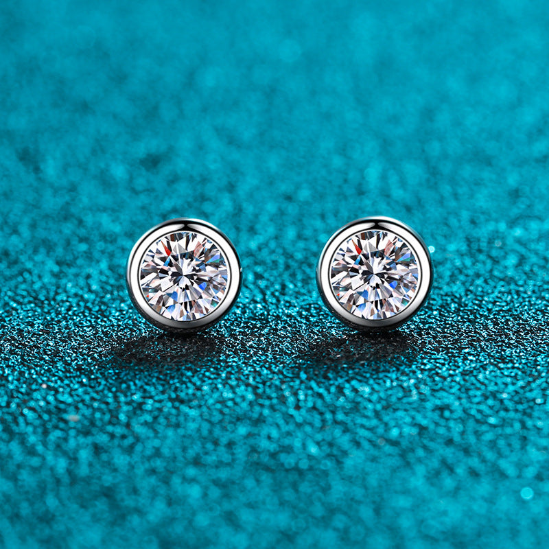 MOISSANITE CLASSIC STUD EARRINGS- Platinum Plated  - Round Cut