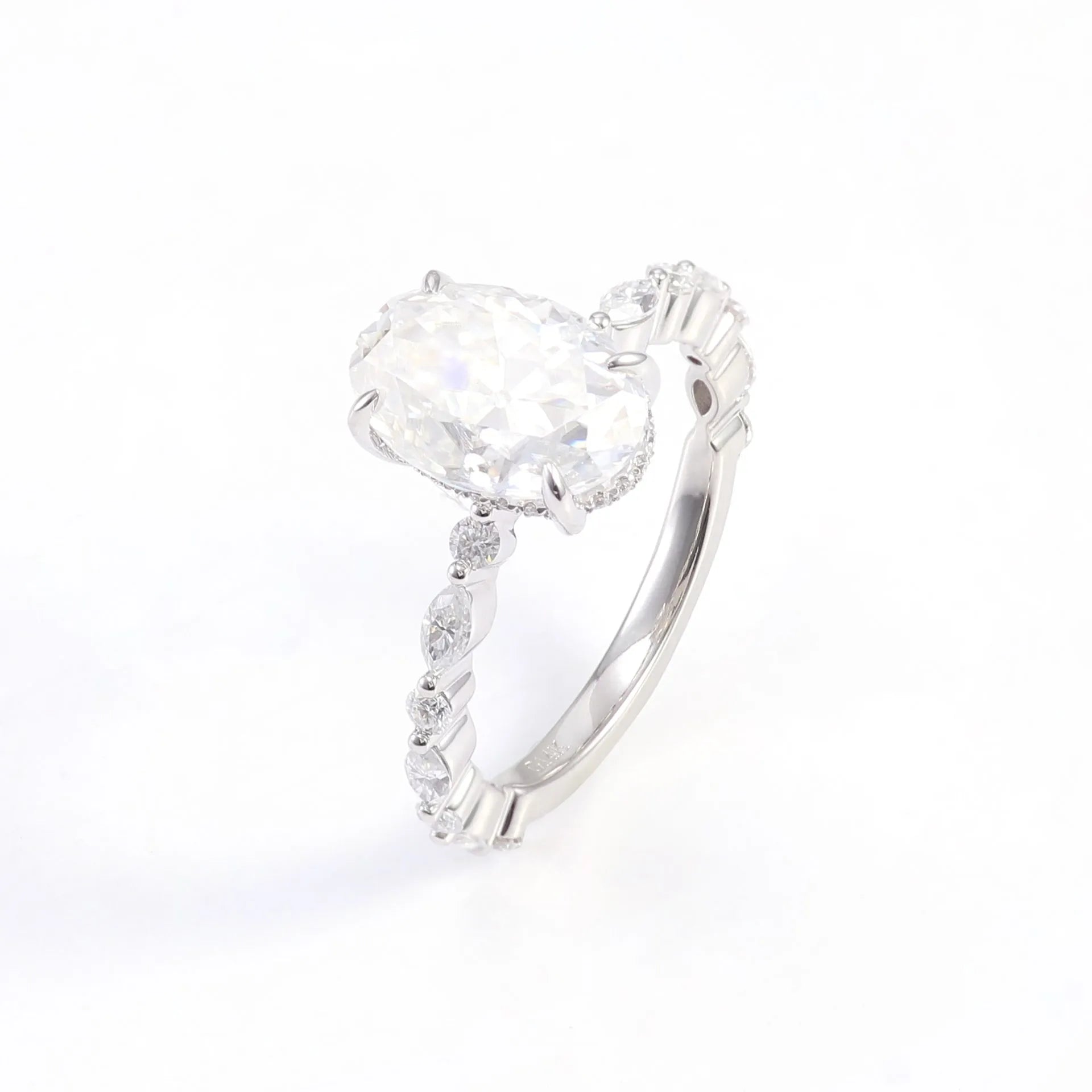 10K-18K , Classic Four-Prong Solitaire Ring With Oval D-Color VVS Moissanite