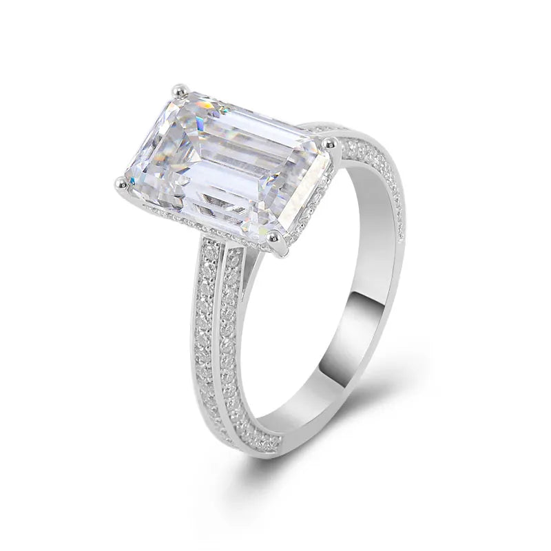 10K-18K , Elegant & Luxurious Moissanite Engagement Ring