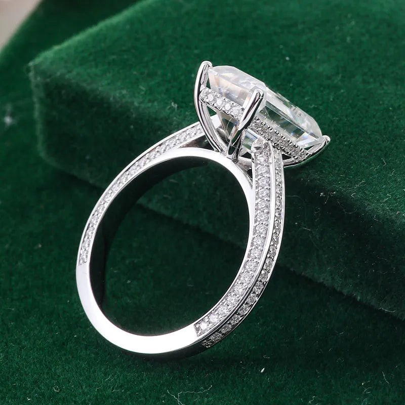 10K-18K , Elegant & Luxurious Moissanite Engagement Ring