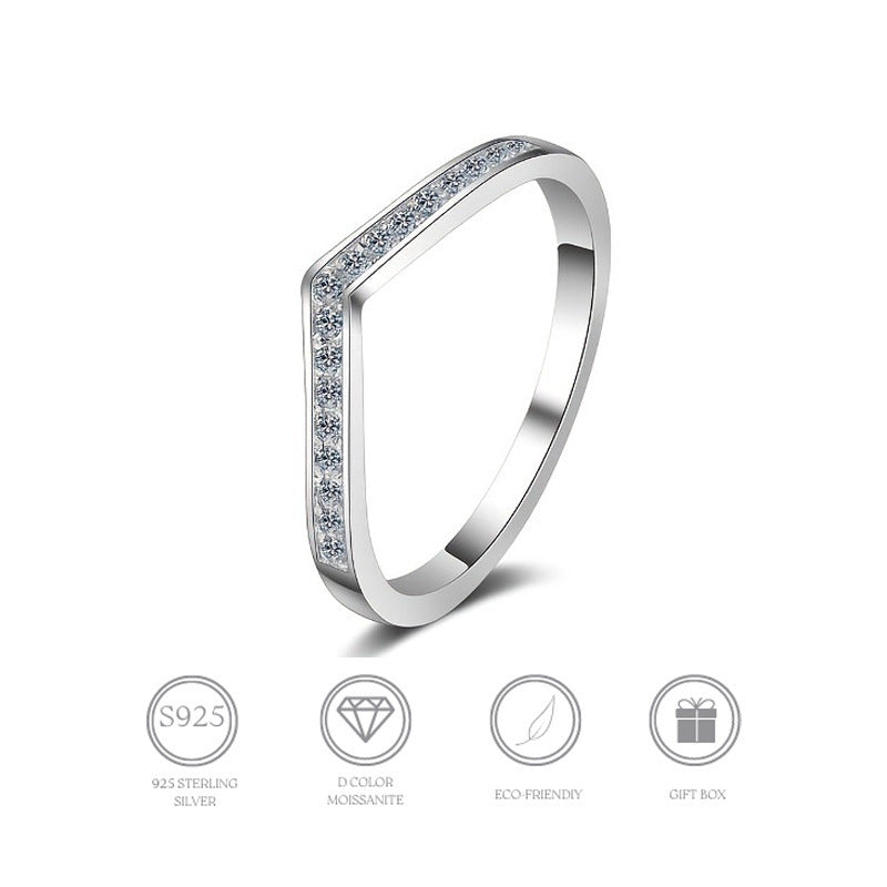 MOISSANITE ENGAGEMENT RING, Curved V 0.14CT , Synthetic diamonds