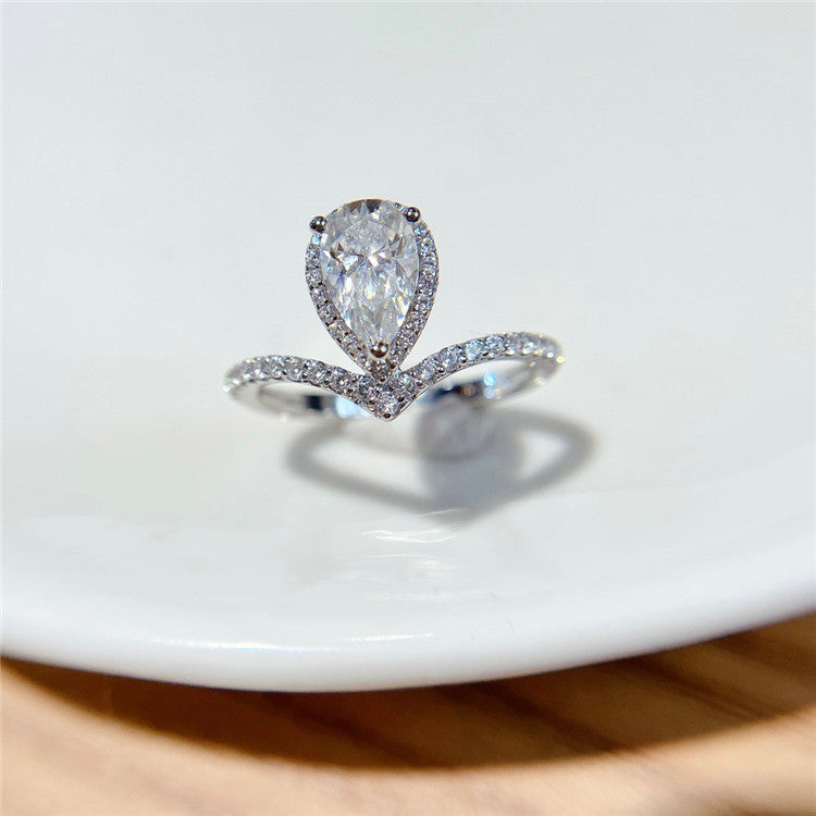 MOISSANITE ENGAGEMENT RING, ROUND CUT 1.00-2.00CT, PEAR CUT VINTAGE STYLE BRIDAL RING SET