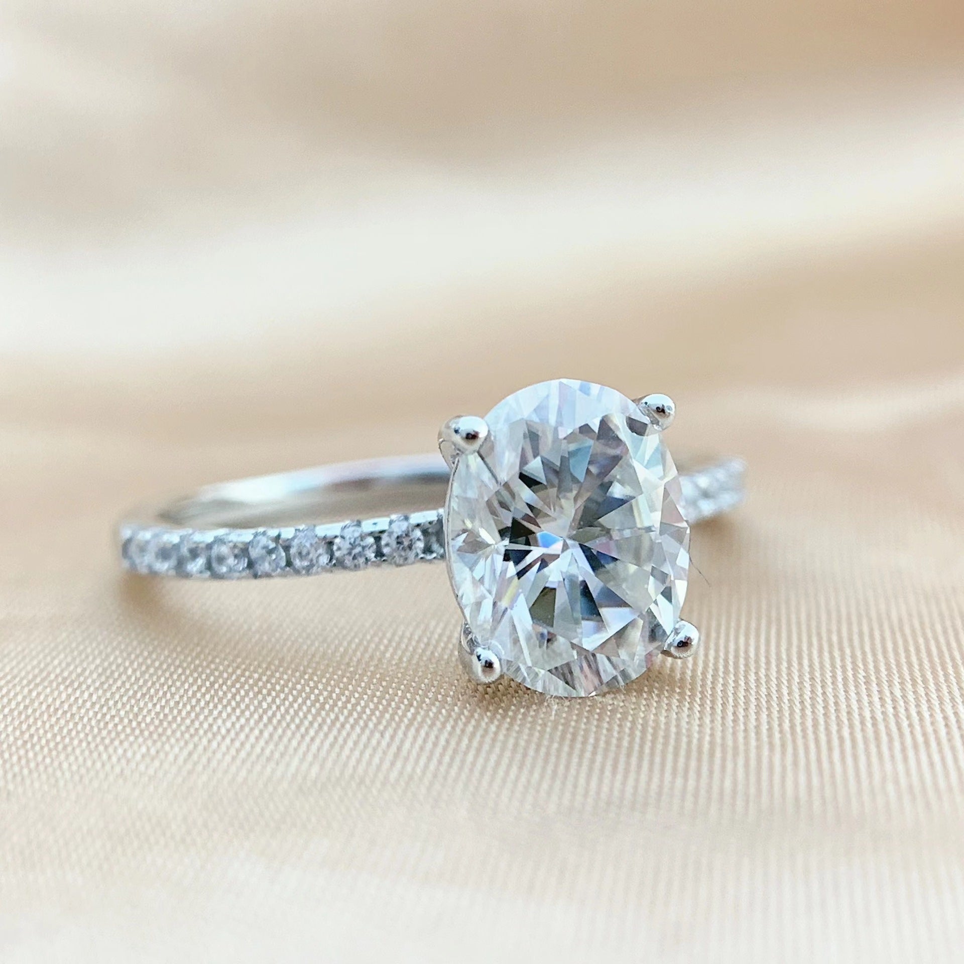 MOISSANITE ENGAGEMENT RING, OVAL CUT 1.00CT-3.00CT, HIDDEN HALO,Synthetic diamonds,Vintage Classic