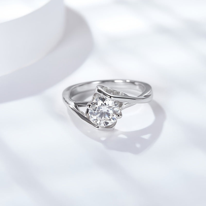 MOISSANITE ENGAGEMENT RING, ROUND CUT 0.5CT-1.00CT, CLASSIC FOUR CLAW SETTING,Synthetic diamonds