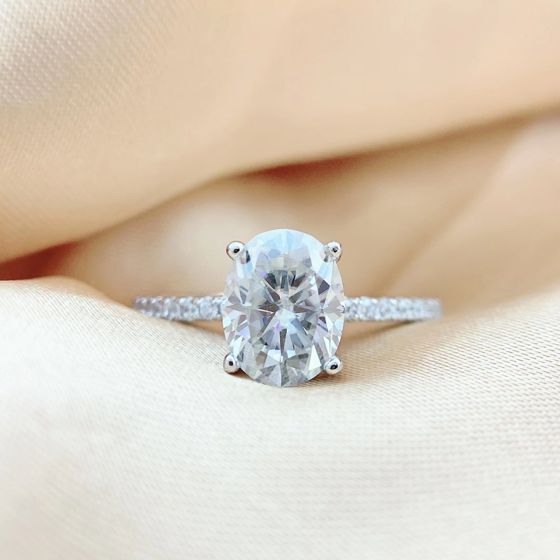 MOISSANITE ENGAGEMENT RING, OVAL CUT 1.00CT-3.00CT, HIDDEN HALO,Synthetic diamonds,Vintage Classic