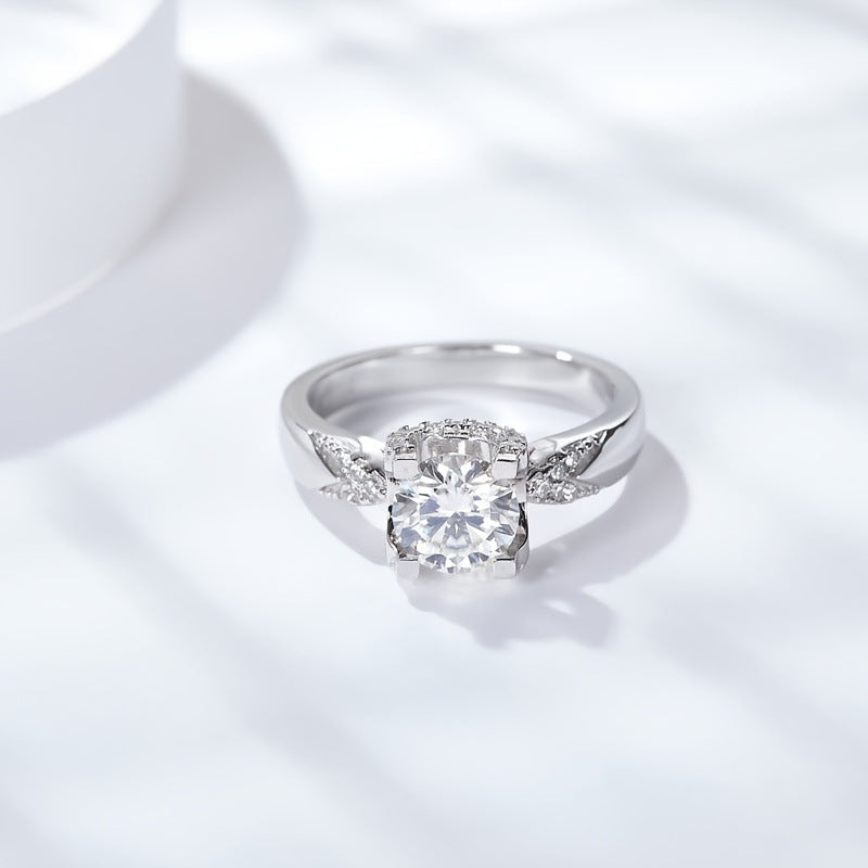 MOISSANITE ENGAGEMENT RING, ROUND CUT 1.00CT, CLASSIC FOUR CLAW SETTING,Synthetic diamonds