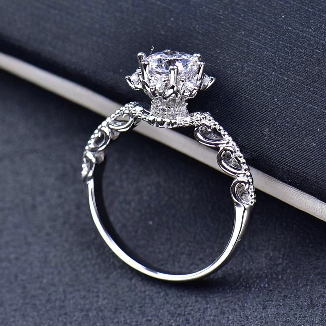 MOISSANITE ENGAGEMENT RING, ROUND CUT 1.00CT, CLASSIC FOUR CLAW SETTING,Synthetic diamonds